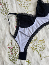 Load image into Gallery viewer, The Poe Velvet Bralette