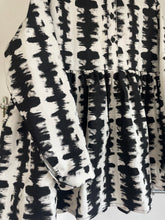 Load image into Gallery viewer, The Baudelaire Shirt dress in smudge Denim size XL