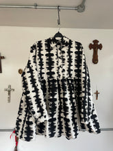 Load image into Gallery viewer, The Baudelaire Shirt dress in smudge Denim size XL

