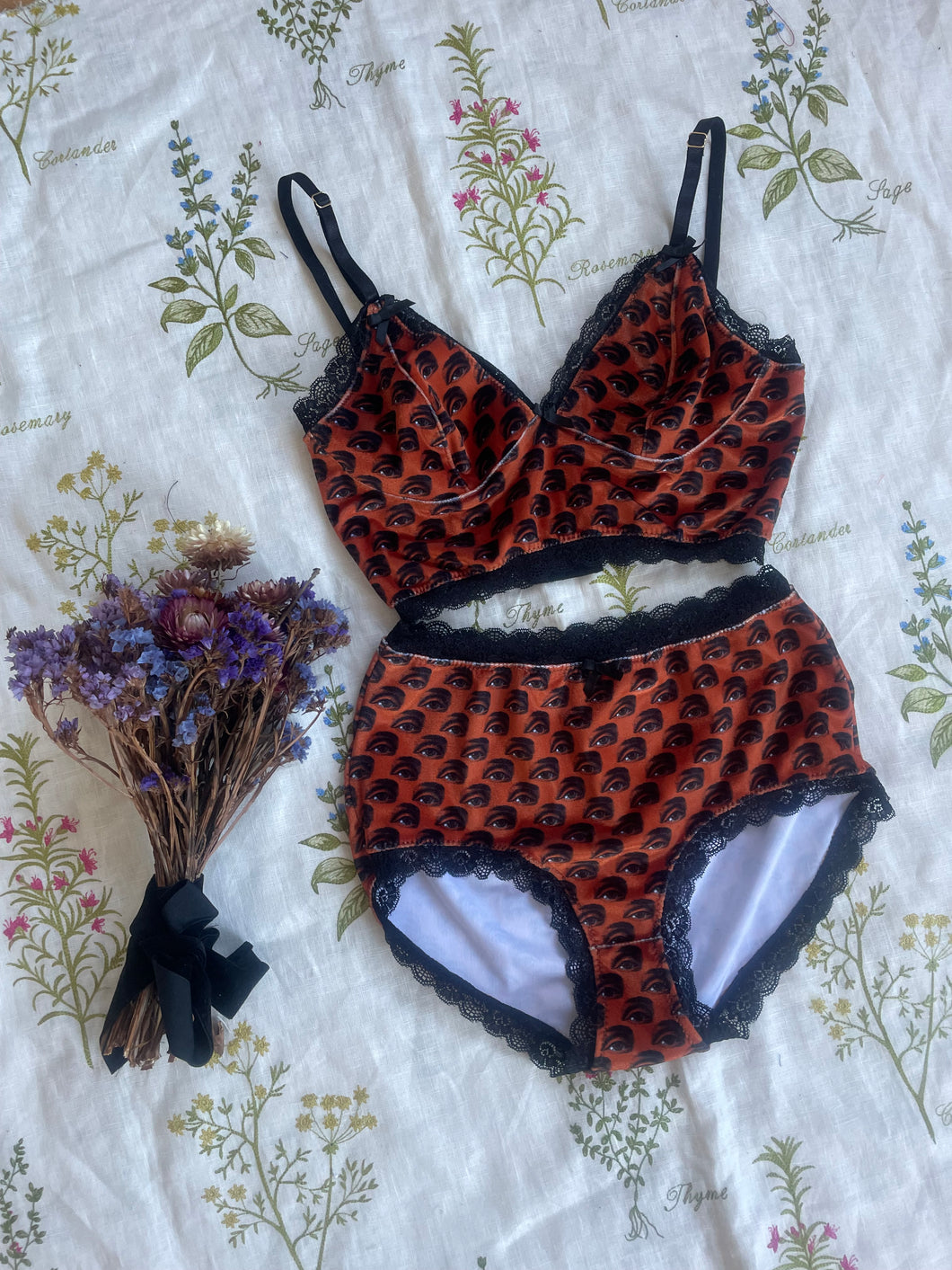 The Voyeur Set
