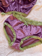 Load image into Gallery viewer, The Sugar Plum Set (limited)
