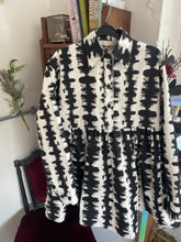 Load image into Gallery viewer, The Baudelaire Shirt dress in smudge Denim size XL
